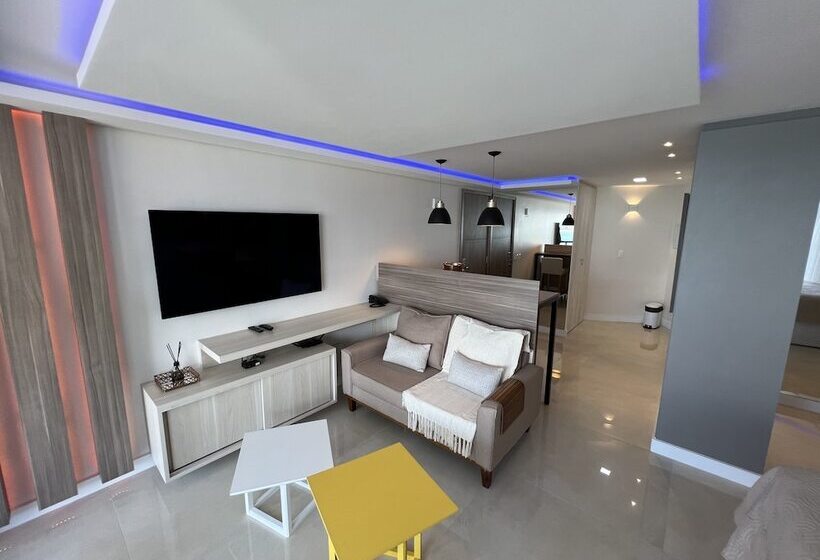 سوییت لوکس, Seaflats Iate Plaza