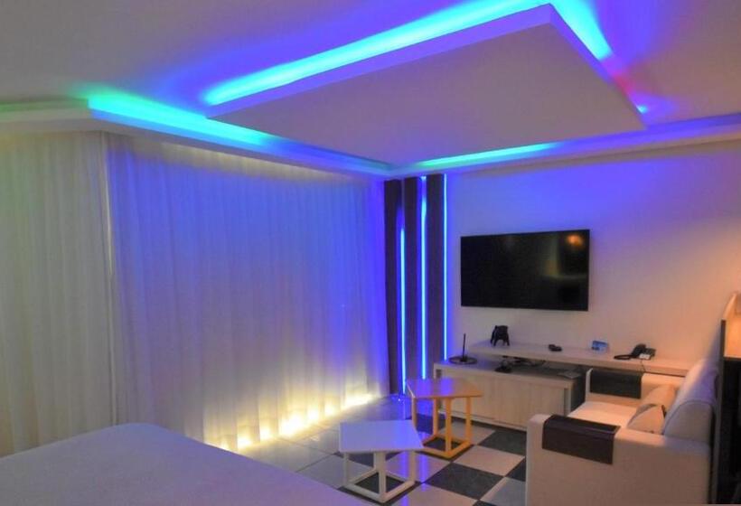 سوییت, Seaflats Iate Plaza