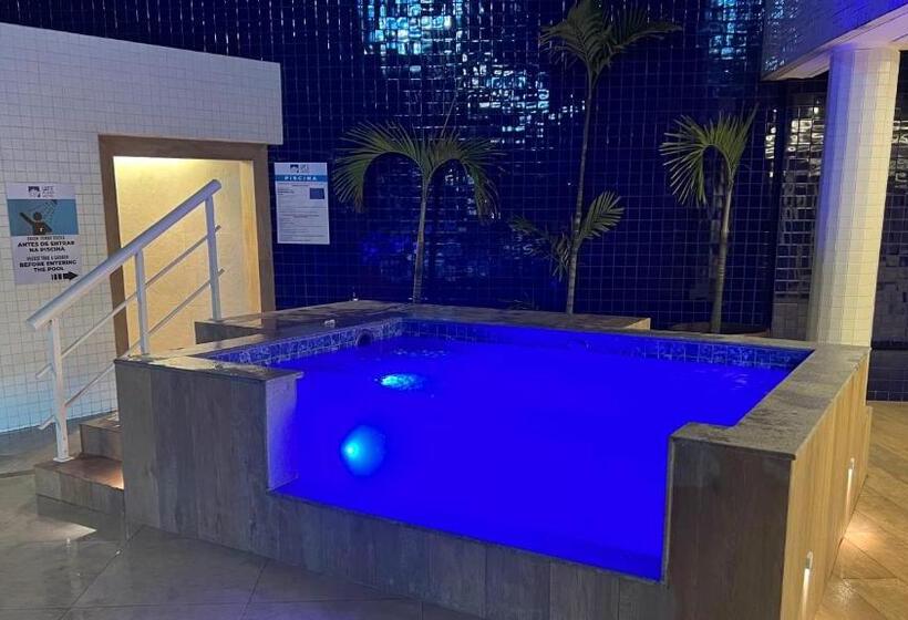 سوئیت پریمیوم, Seaflats Iate Plaza