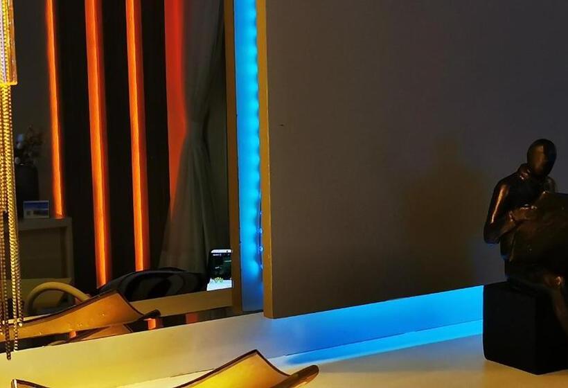 سوییت لوکس, Seaflats Iate Plaza