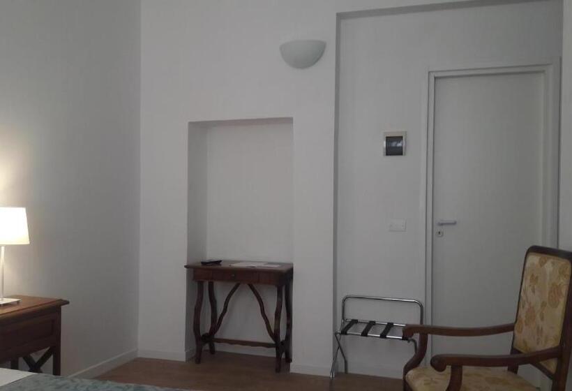 اتاق لوکس, Il Grifo Camere E Suites