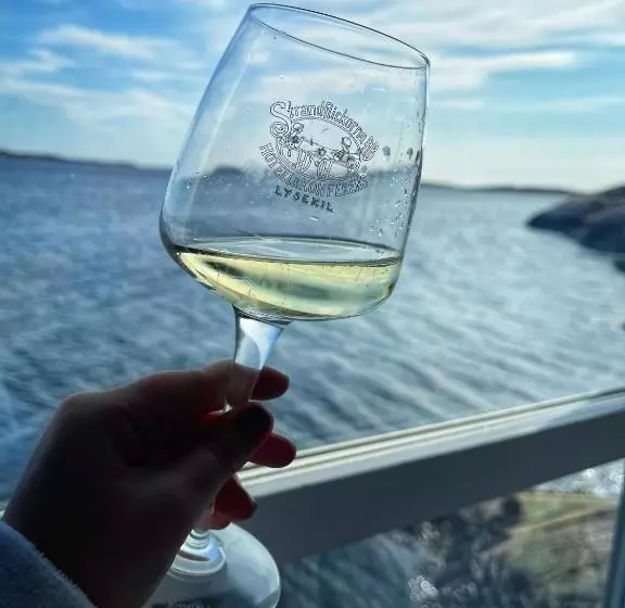 スタンダードスタジオ, Strandflickornas Havshotell Lysekil