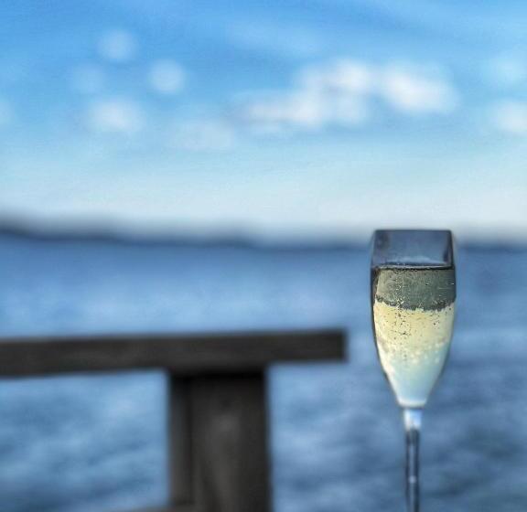 スタンダードスタジオ, Strandflickornas Havshotell Lysekil