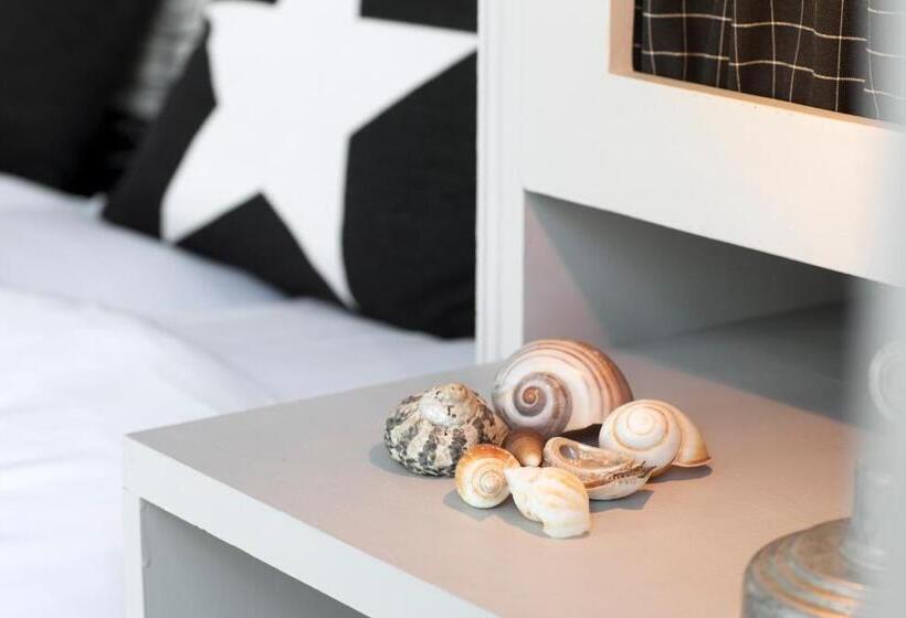 スタンダードスタジオ, Strandflickornas Havshotell Lysekil