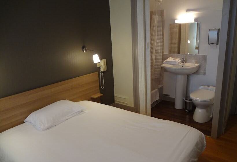 Номер Стандарт, Brit Hôtel Du Parc Niort Centre Parking Gratuit