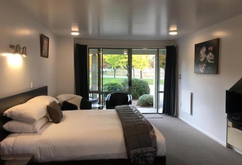 デラックスルーム, Colonial Manor Motel