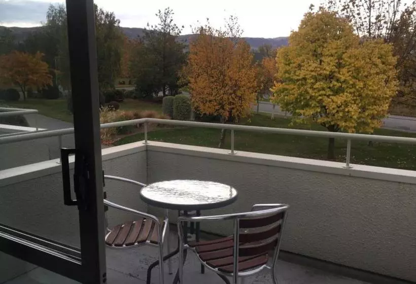Executive-huone, Colonial Manor Motel
