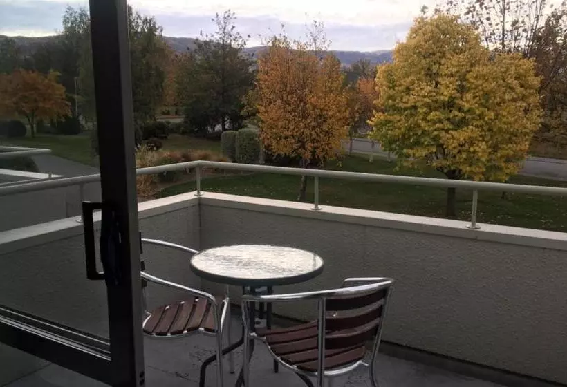 Executive-huone, Colonial Manor Motel