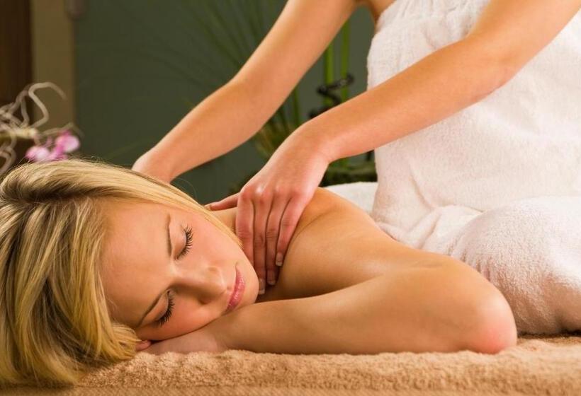 اتاق استاندارد سه نفره, Askania