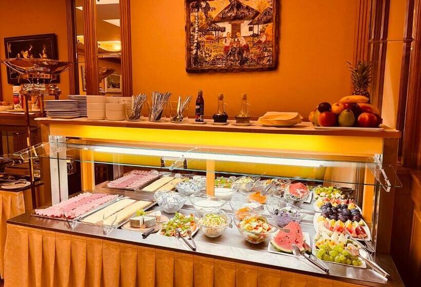 آپارتمان 1 خوابه با تراس, Askania