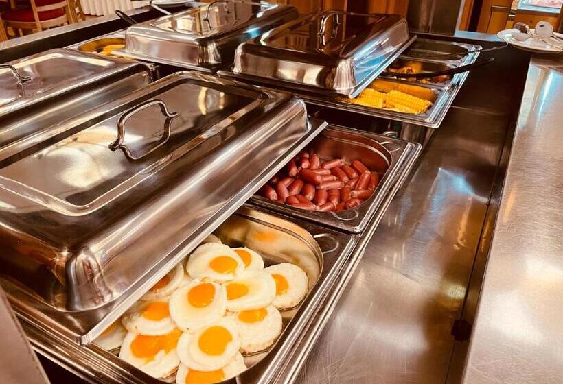 آپارتمان 1 خوابه با تراس, Askania