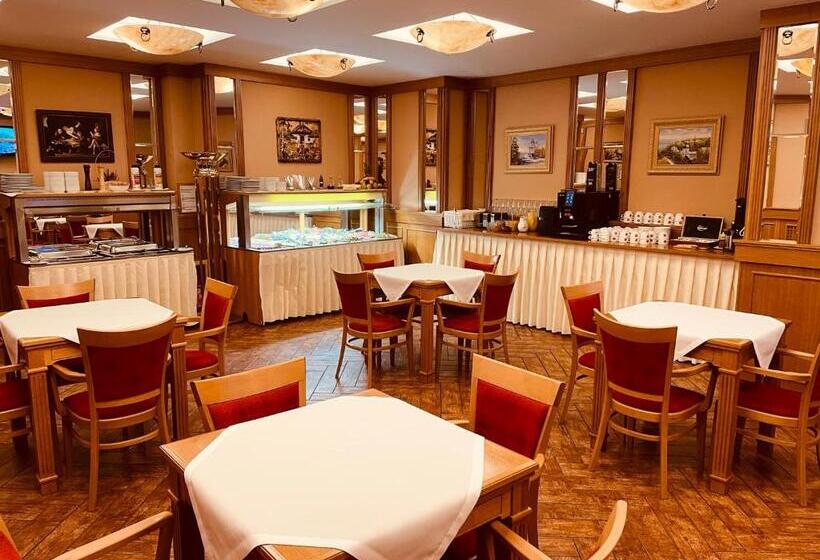 آپارتمان 1 خوابه با تراس, Askania