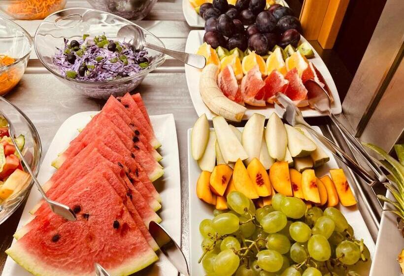 اتاق استاندارد چهار تخته, Askania