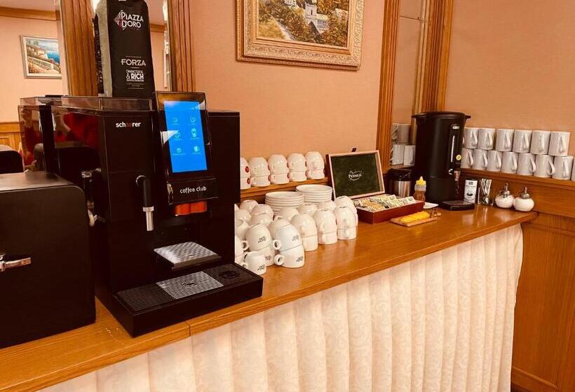 اتاق استاندارد چهار تخته, Askania