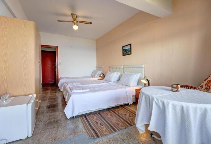 חדר סטנדרט לשלושה, Assos Terrace