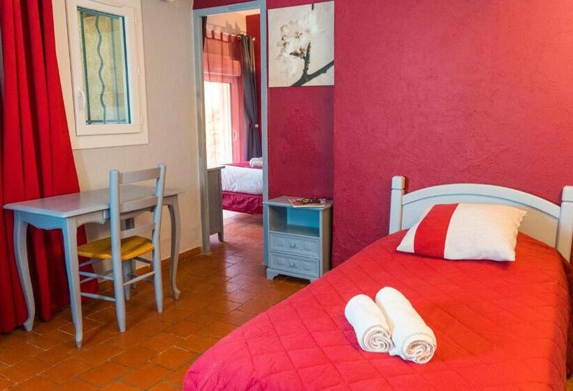 스탠다드 트리플 룸 테라스, Au Bien Etre Piscine