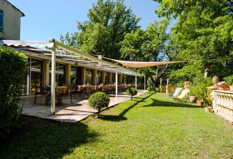 Номер Стандарт с Террасой, Au Bien Etre Piscine