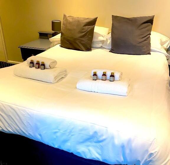 غرفة عائلية, Bells