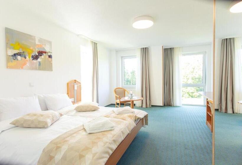 스탠다드 룸, Bessunger Forst