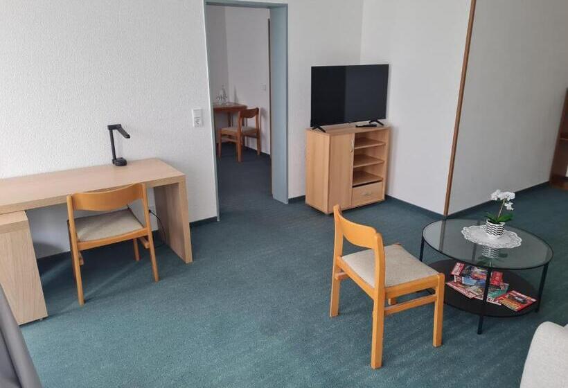 주니어 스위트, Bessunger Forst