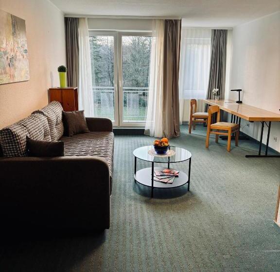 주니어 스위트, Bessunger Forst