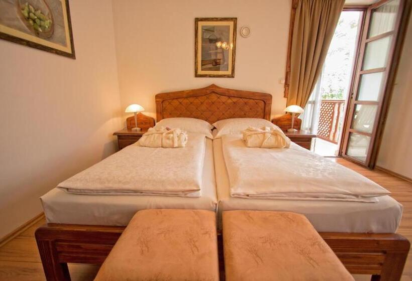 اتاق لوکس با بالکن, Boutique Hotel Old Town Mostar
