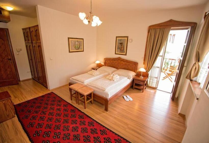 اتاق لوکس با بالکن, Boutique Hotel Old Town Mostar