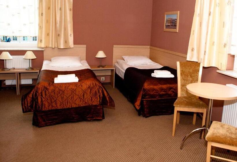 اتاق استاندارد, Carskie Koszary