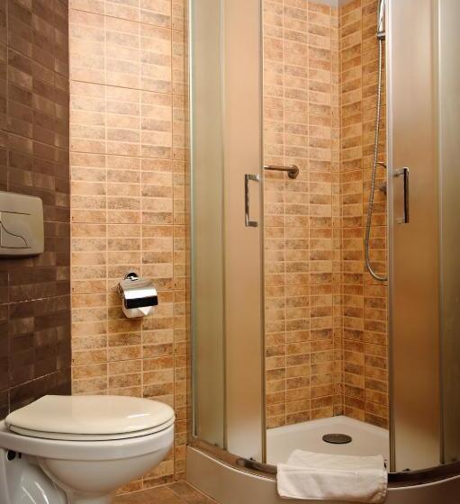 اتاق استاندارد سه نفره, Carskie Koszary