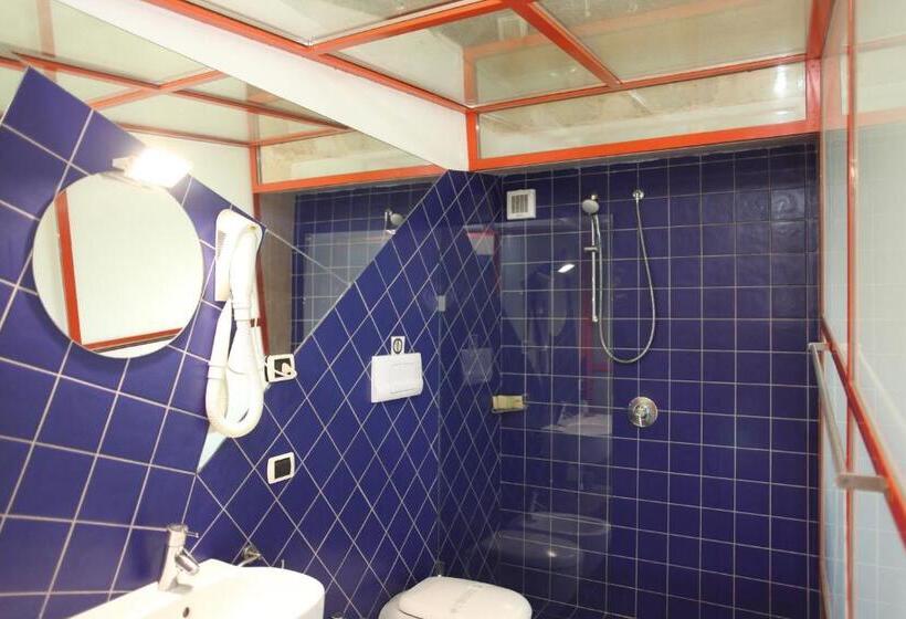 חדר דלוקס, Delle Cave