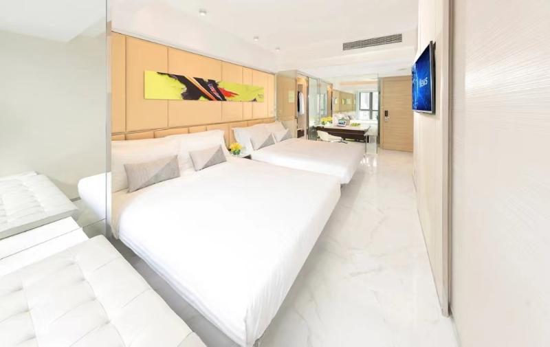 חדר סופריור לשלושה, Delle Cave