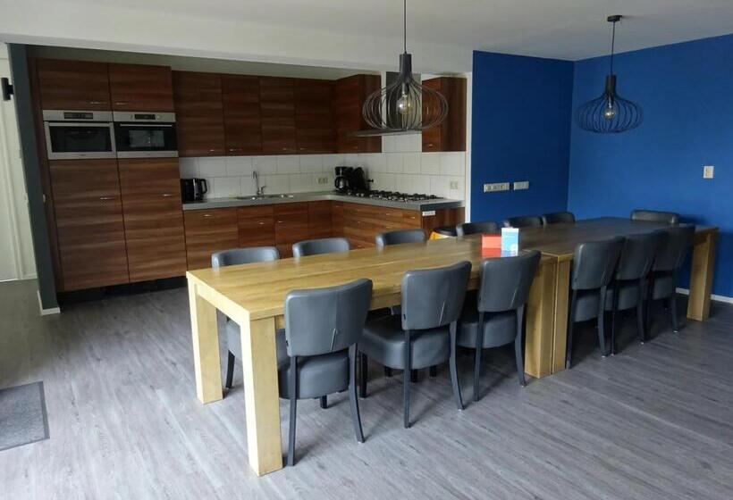 スタンダードルーム, Molengroet