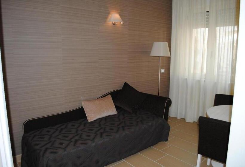 اتاق سوپریور سه تخته, Fini