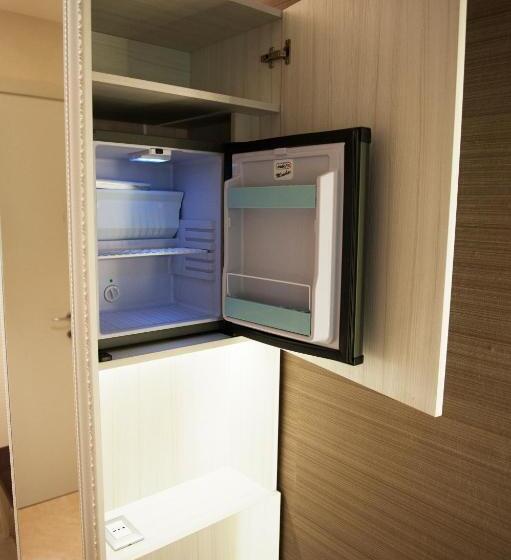 اتاق سوپریور چهار تخته, Fini