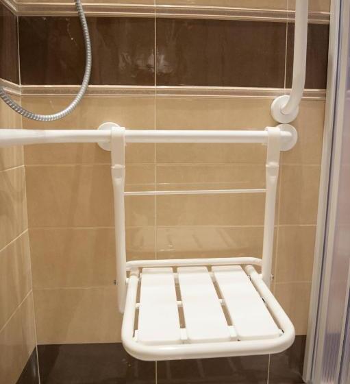 اتاق سوپریور, Fini