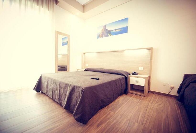 اتاق سوپریور, Fini