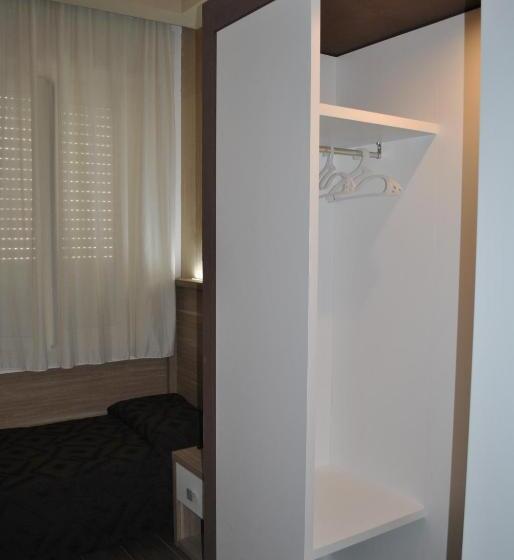 اتاق استاندارد یک نفره, Fini