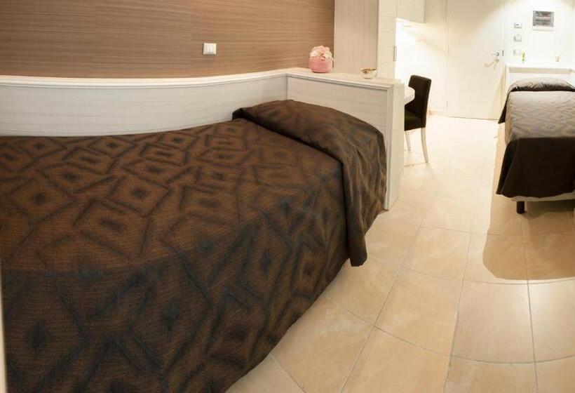 اتاق استاندارد یک نفره, Fini