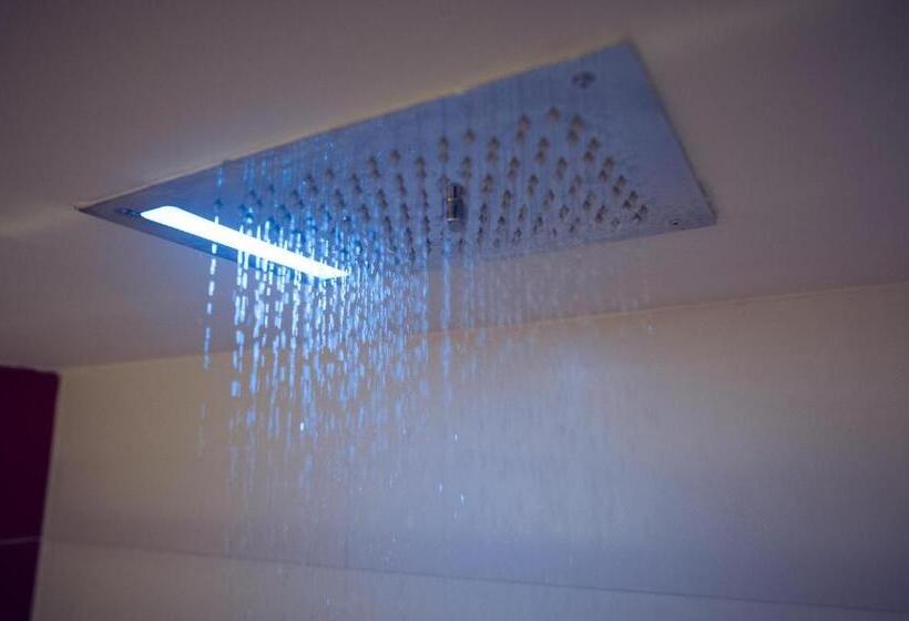 اتاق سوپریور چهار تخته, Fini