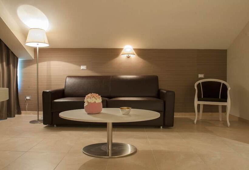 اتاق خانوادگی, Fini