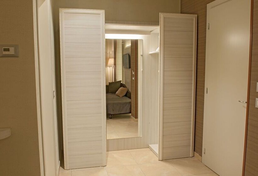 اتاق خانوادگی, Fini