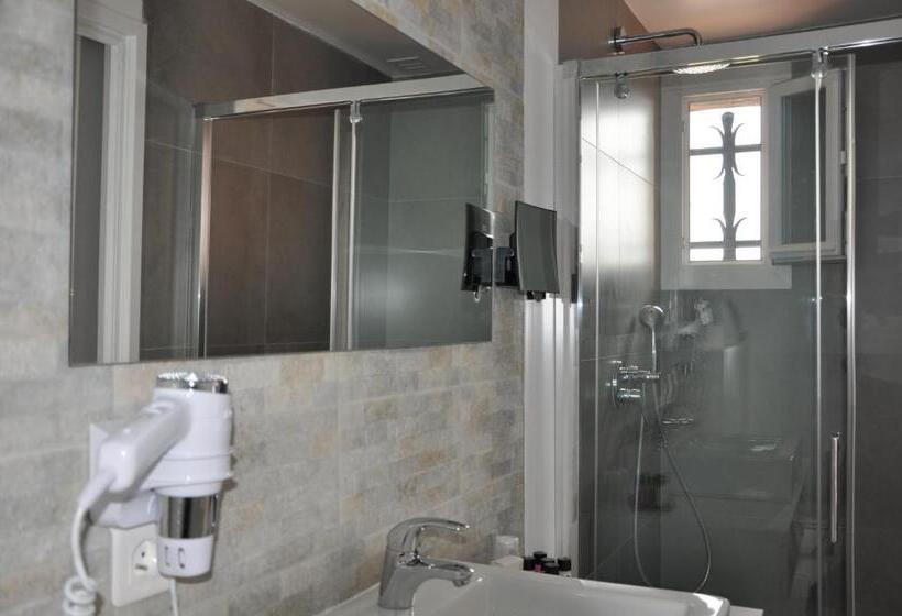 Habitació Estàndard Vista Mar amb Terrassa, Hôtel De La Vierge Noire