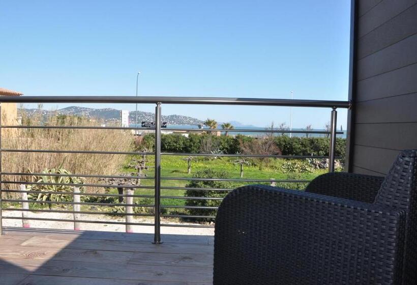 Habitació Estàndard Vista Mar amb Balconada, Hôtel De La Vierge Noire