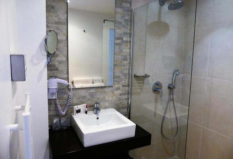 Habitació Estàndard Vista Mar amb Balconada, Hôtel De La Vierge Noire