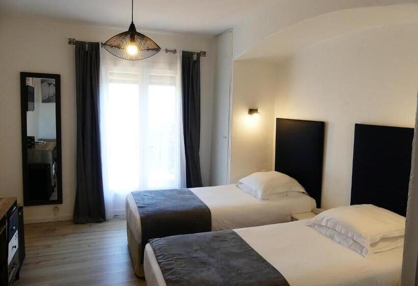 غرفة كمفورت مع تراس, Hôtel De La Vierge Noire