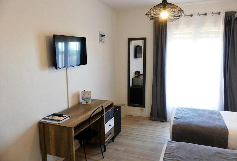 Habitación Comfort con Terraza, Hôtel De La Vierge Noire