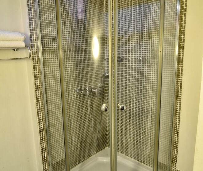 اتاق خانوادگی, Kar S