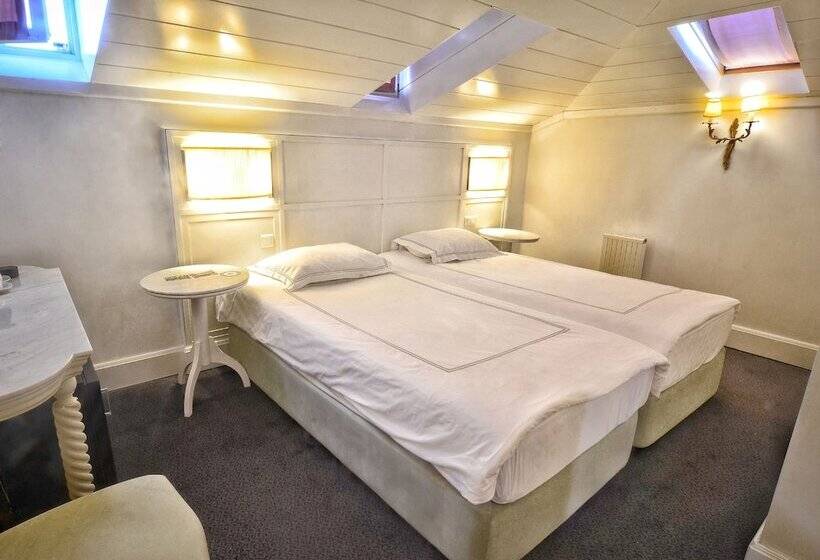 اتاق خانوادگی, Kar S