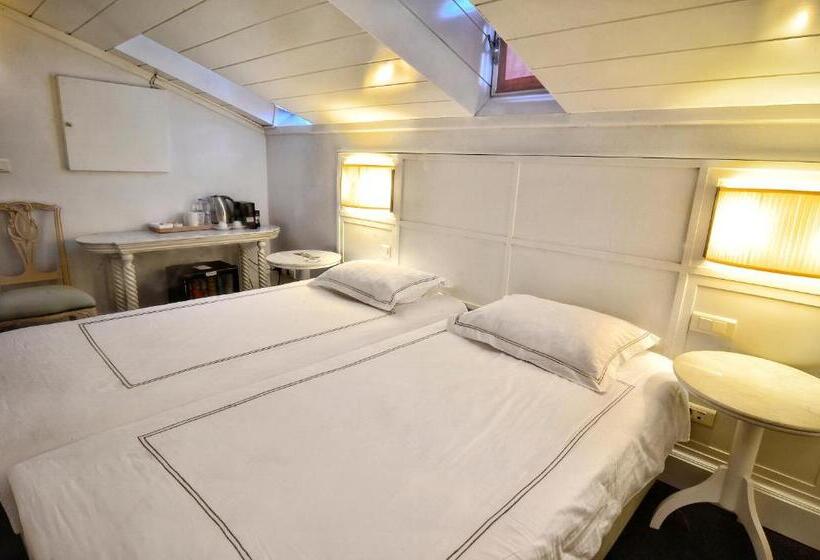 اتاق خانوادگی, Kar S