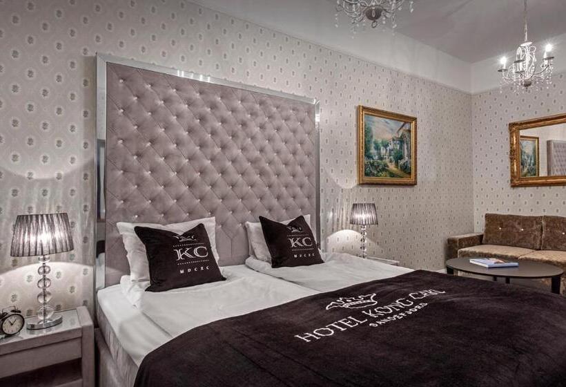 اتاق خانوادگی, Kong Carl Unike Hoteller